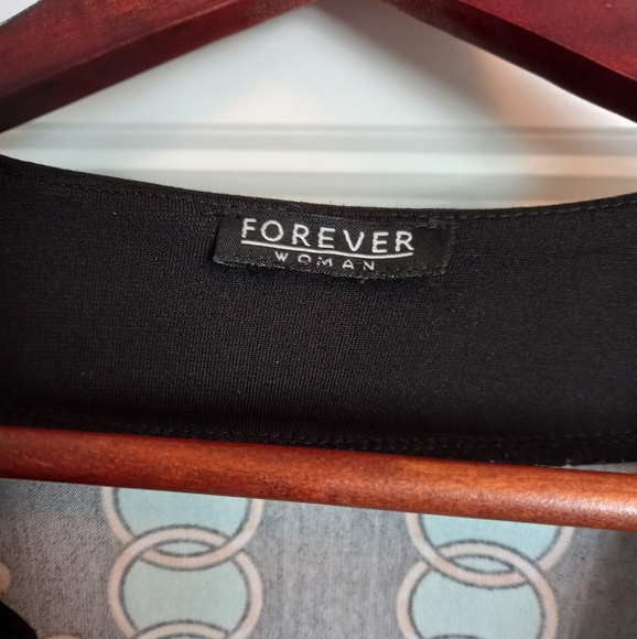 Forever Woman U-neck Lightweight Tunic - Picture 3 of 5